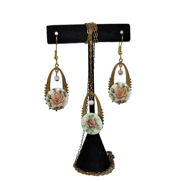 Unsigned Vintage Earrings & Necklace Set Cameo Pink Rose Porcelain Victorian - Picture 1 of 12